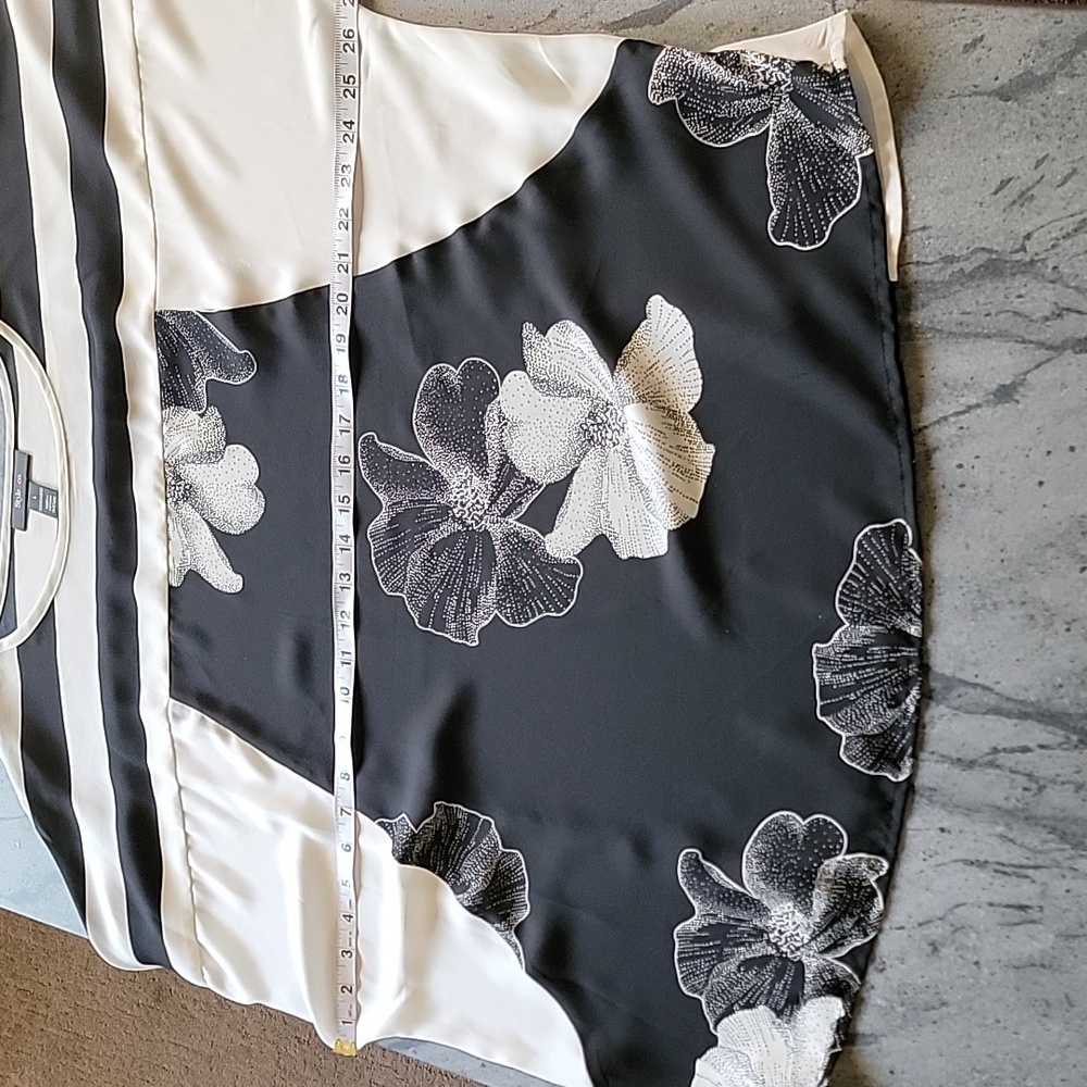 STYLE & CO Drop Shoulder Scoop Neck Floral Print Top Black and Off White sz L - Picture 7 of 9